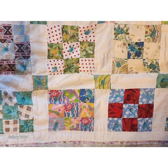 Vintage small children's size brightly colored quilt, 1950's or 60's - Picture 6 of 6
